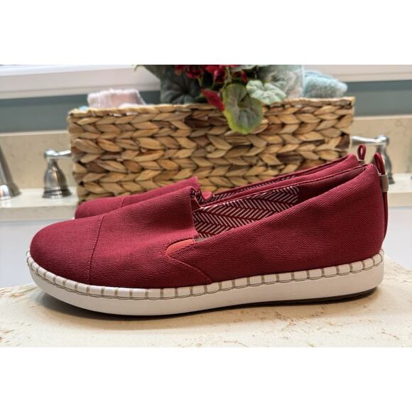 Clark’s Collection Step Glow Jade 10M Red Slip On Canvas Shoe Cushioned - Picture 5 of 8